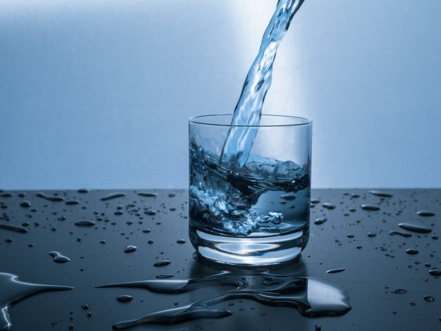 Czy picie wody alkalicznej jest zdrowe?